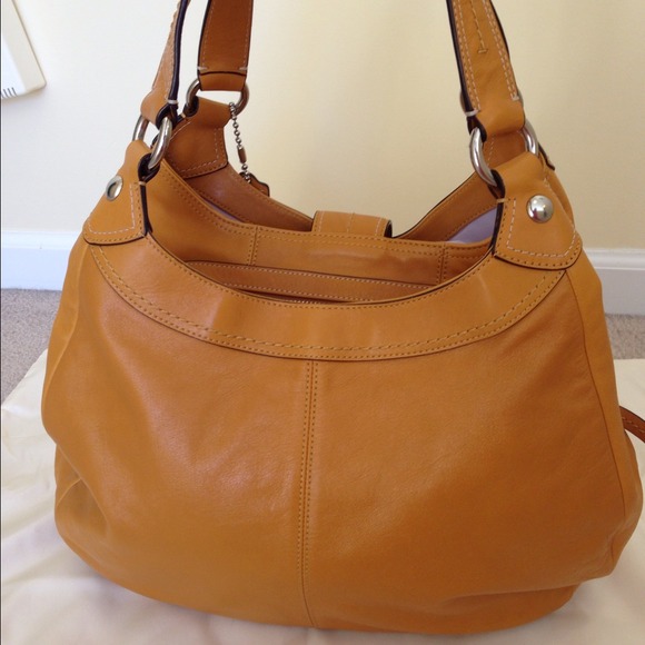 Coach Lynn leather hobo - Picture 2 of 2