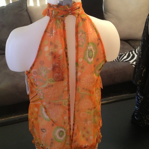 Top - Picture 2 of 2