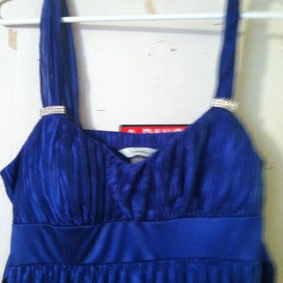 Too small - Picture 2 of 4