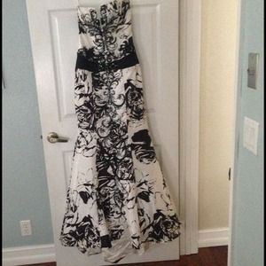 Elegant dress by CACHE   " Make an offer"