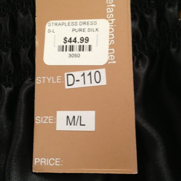 REDUCED---Silk tube top dress... Never been worn - Picture 2 of 2