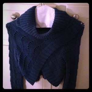 Adorable knit short over-sweater!