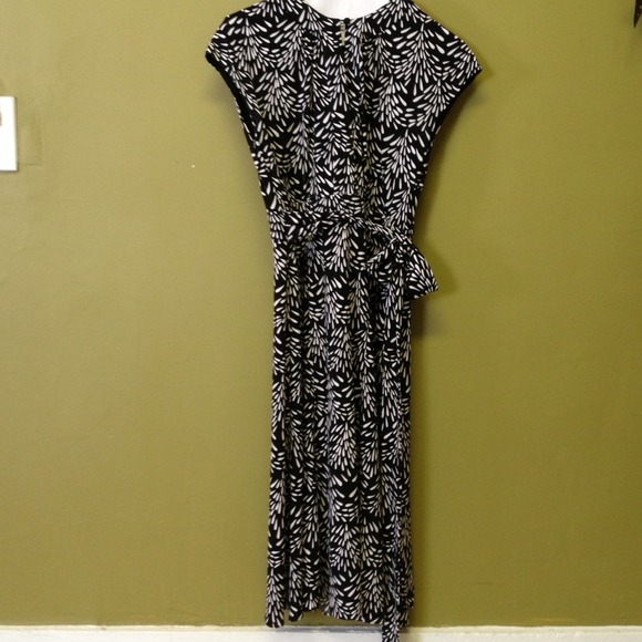 Tahari dress🌸reduced