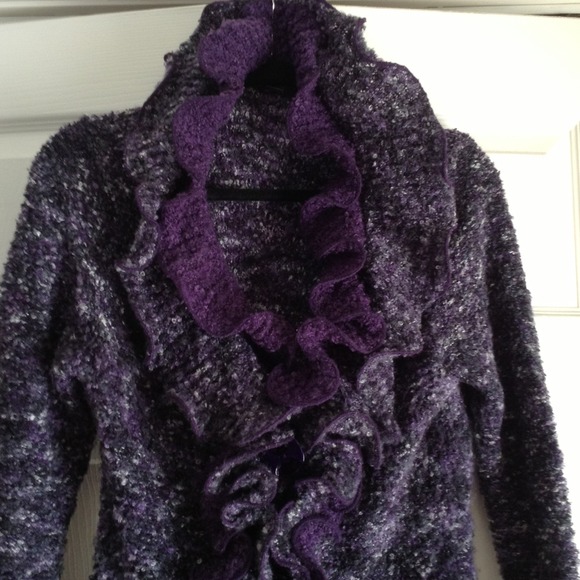 💥Sold in bundle💥Purple frilly sweater