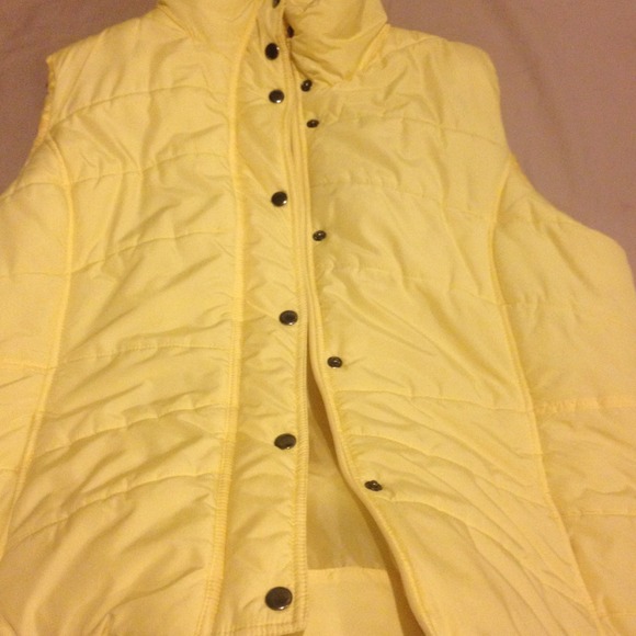 Baby yellow New York and company vest xl