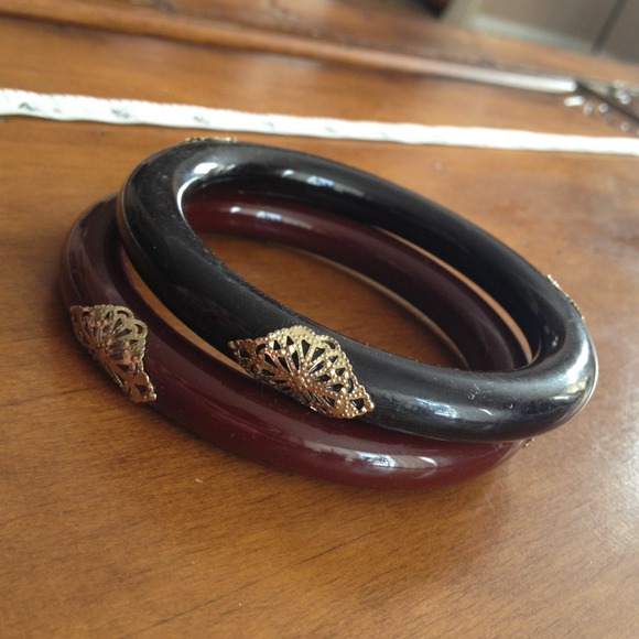 Sold 💸💸 Black and brown wood bangles 💸💸