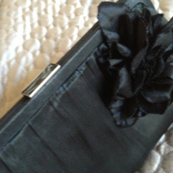 REDUCED!! Black silk clutch with flower - Picture 2 of 5