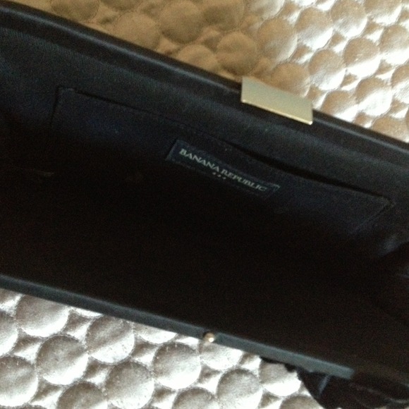 REDUCED!! Black silk clutch with flower - Picture 5 of 5