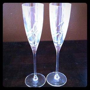 🎀Vera Wang Crystal Love Knots Flutes🎀