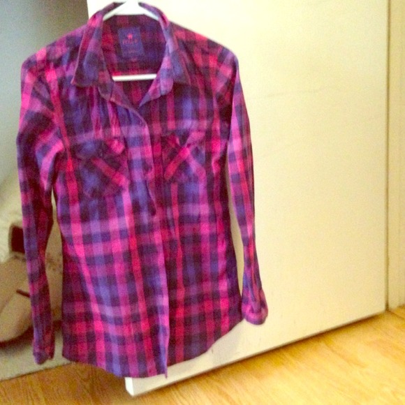 Long sleeve button down plaid shirt - Picture 1 of 2