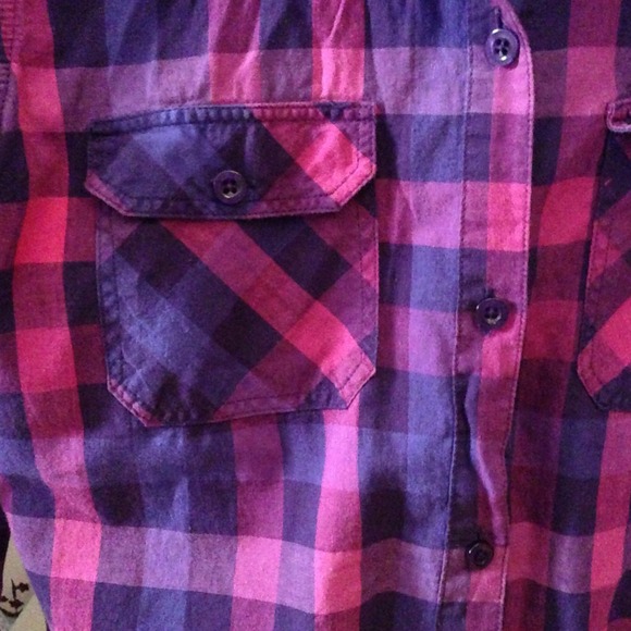 Long sleeve button down plaid shirt - Picture 2 of 2