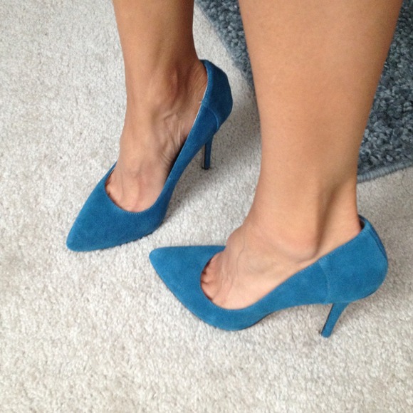 Steve Madden BNWB blue suede heels. - Picture 4 of 4