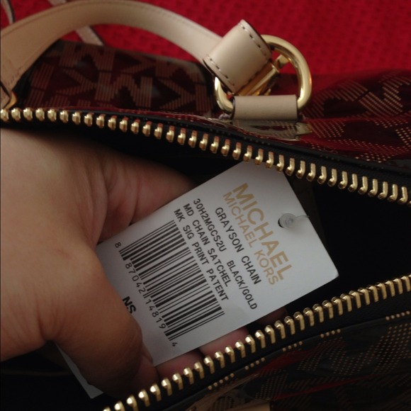 ❌Sold❌✨Brand New w Tags✨ MK Patent Leather Grayson - Picture 3 of 3