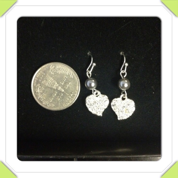 Heart shaped ear rings - Picture 2 of 4