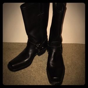 Brand new FRYE boots