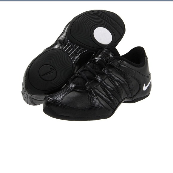 Reserved ✋✋NIKE musique IV