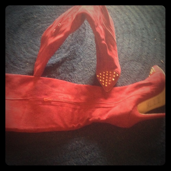 NWT never been worn. Adorable boots.