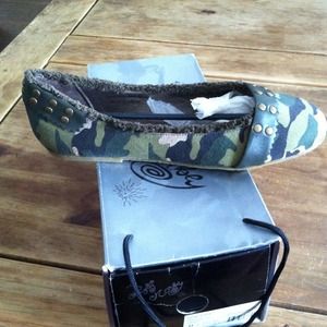 Naughty Monkey Camo flats