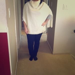 💢💢Cowl Neck sleeveless sweater!