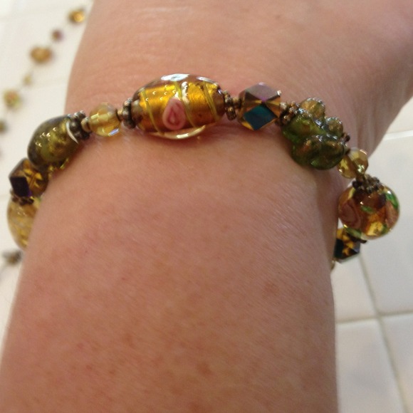 Necklace & Bracelet - Picture 2 of 4