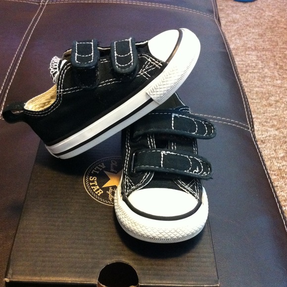 Converse All star low top toddler boy Velcro shoes