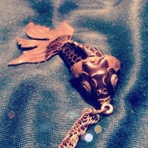 Forever 21 Articulated Koi Goldfish Necklace