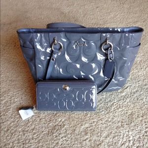 Super cute coach purse and wallet nwt