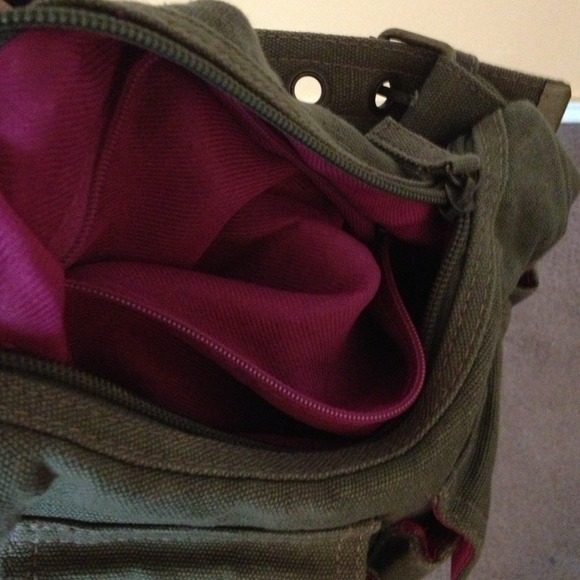 Army beauty - Picture 2 of 3