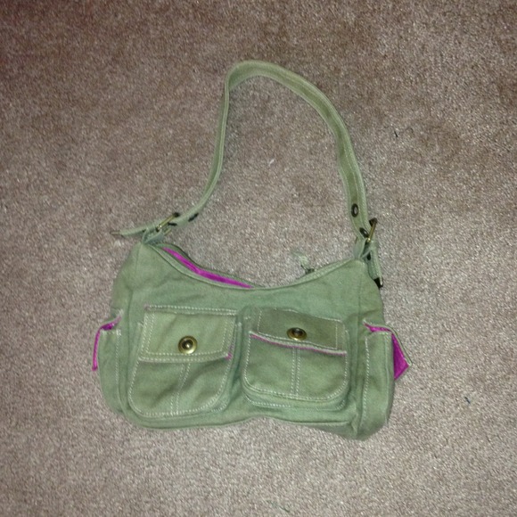 Army beauty - Picture 3 of 3