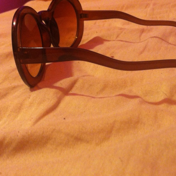 Glasses - Picture 2 of 2