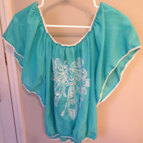 Rue 21 top wear off shoulder