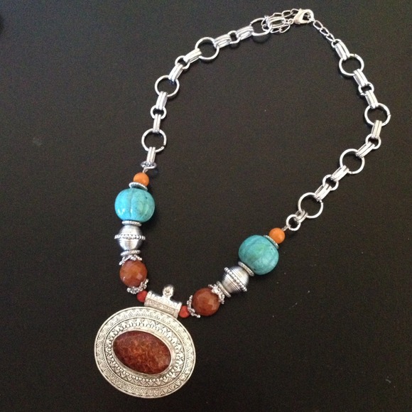 Statement necklace