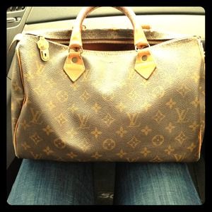 Louis Vuitton Speedy 30