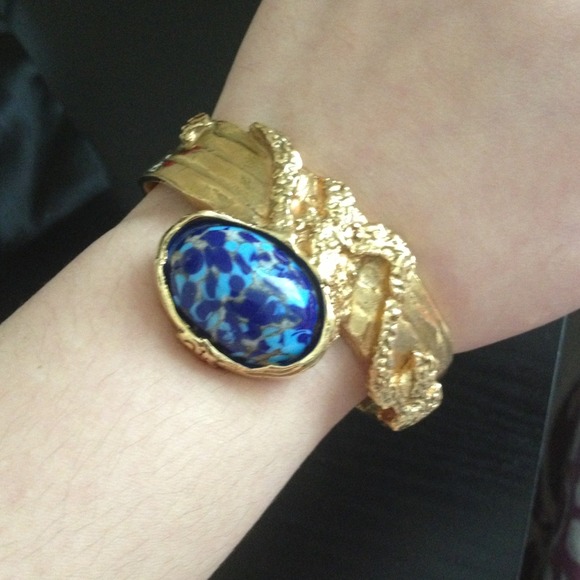 💥SOLD💥YSL bracelet - Picture 2 of 3