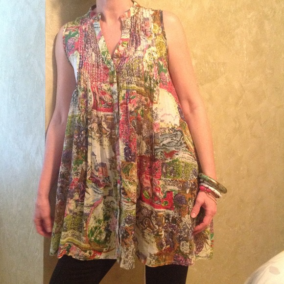 Artsy floral top