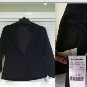 Black Joyce Leslie 3/4 length sleeve. Never worn.