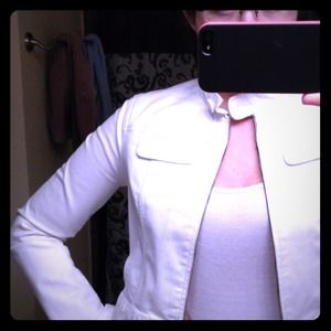 Cute white Hollister half jacket