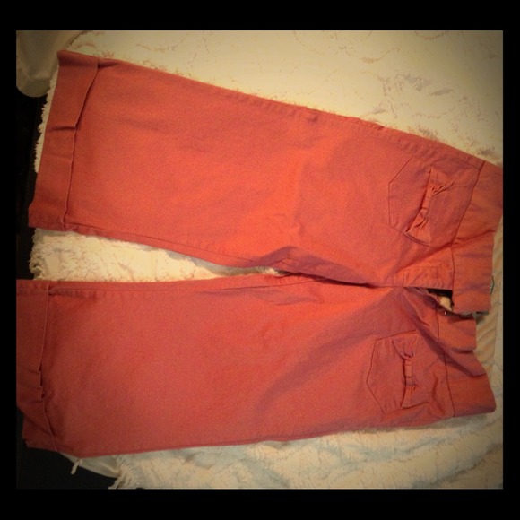 Adorable pink cropped pants