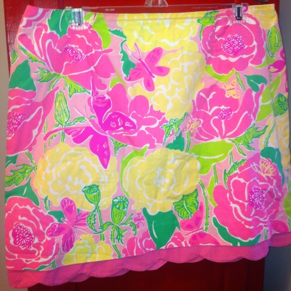 Lilly Pulitzer size 12 floral scalloped skirt!