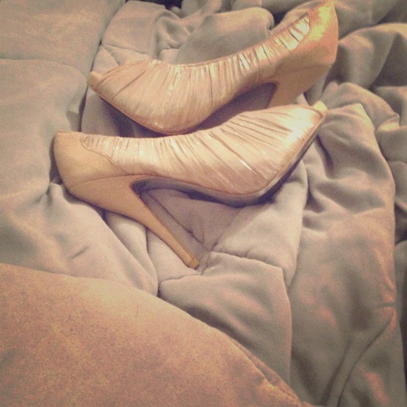 halston Shoes - REDUCED!! Halston size seven gold shoes