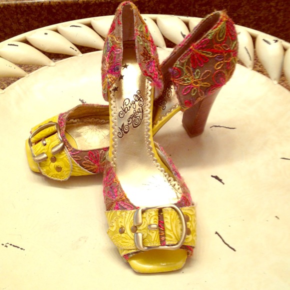 ✂Reduced✂Naughty Monkey heels