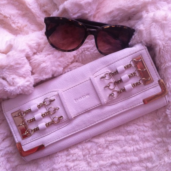 Bebe clutch