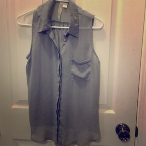 💥💥💥SOLD💥💥💥 💕Gray Button Tank💗