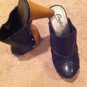 Black candie's clogs