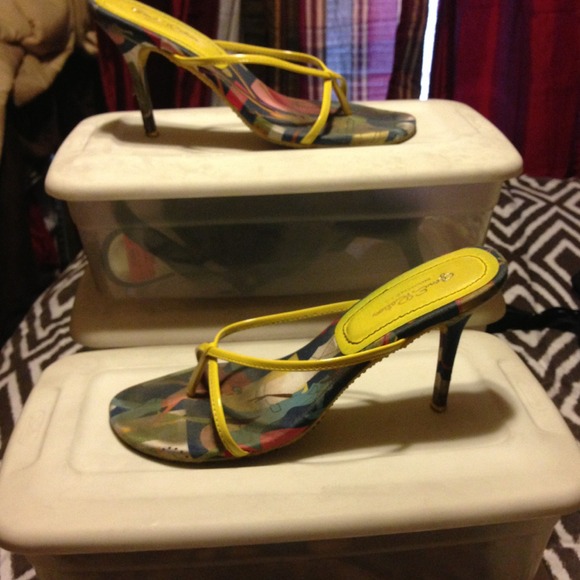 Gene ration open toe sandal