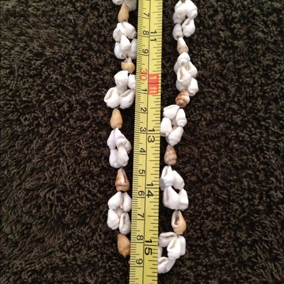 Used Shell / Snail Necklace - Picture 4 of 4