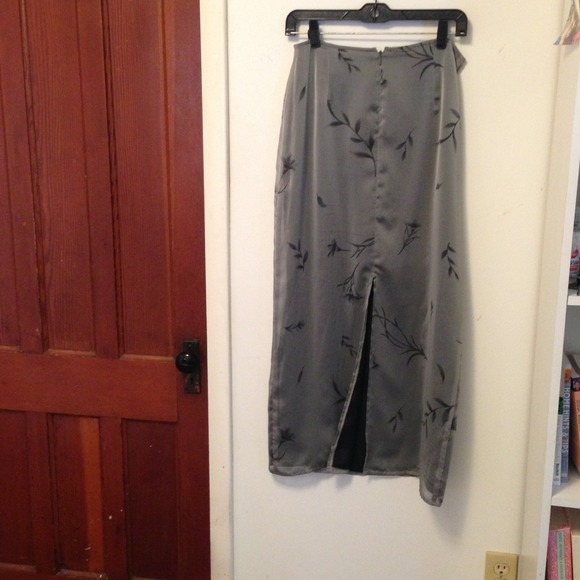 Floral skirt - Picture 2 of 2