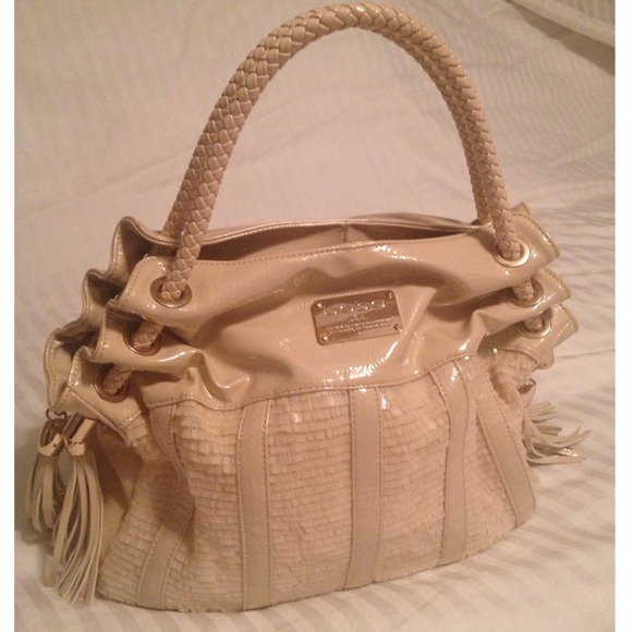 Reserved for @sassyonpointe