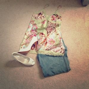 📛SOLD📛 Floral silk tank