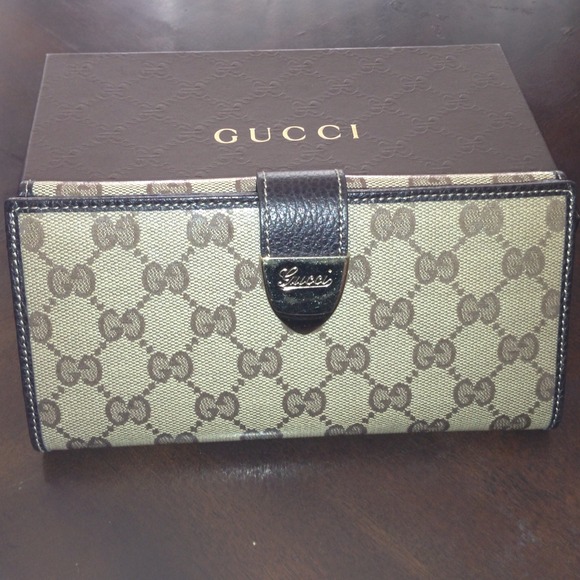 🚫SOLD🚫 AUTH! Gucci Crystal Long Wallet